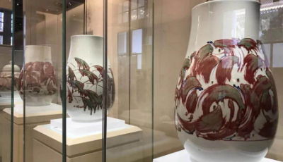青島市圖書館推出“青島時(shí)尚季”陶瓷藝術(shù)展