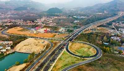 濟(jì)泰高速公路通車
