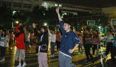  “請放心，我們都很好！”  青科大學生自發(fā)跳“廣場舞”樂觀戰(zhàn)疫情