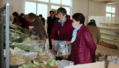 青岛市军休七中心：“老兵服务社” 将扶贫农产品送进军休干部家