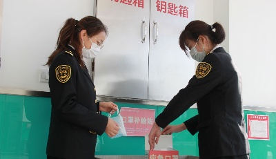 温馨巴士设7处“口罩补给站”   免费提供口罩供市民应急