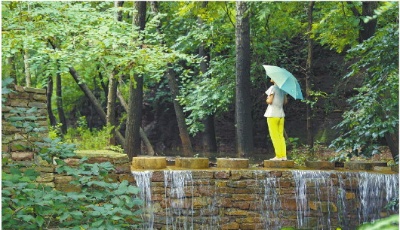 守好山水，“擦亮”古村，貧困村成了“桃花源” 千佛崖村山貨不用趕集賣