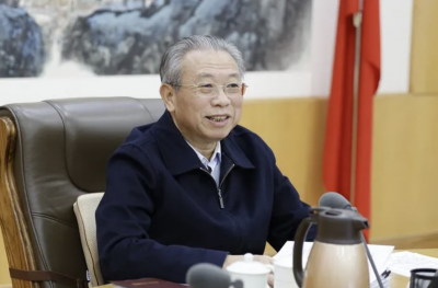 山东省委常委会召开会议