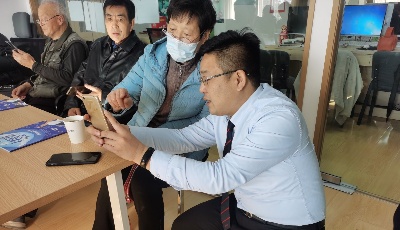 “我來教您用手機(jī)”  貝殼青島站助老年人跨越數(shù)字鴻溝