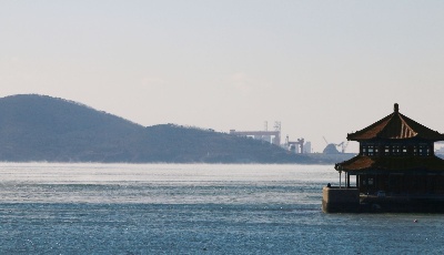 寒潮來襲 海水冰凍 出現(xiàn)“海浩”美景 