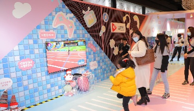 好久不見，家中那塊屏幕