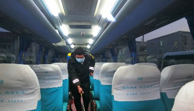 汽车总站“点对点”定制返乡包车   为外来务工人员春运安全归家护航 