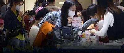 黄金又卖爆了！柜台爆满！有企业订单堆了上百公斤！岁末狂买金，图个“好彩头”？