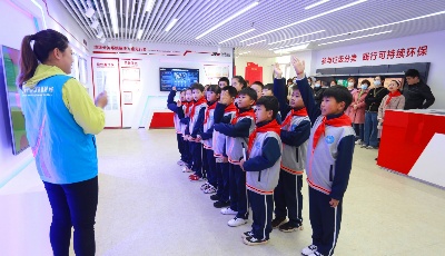 小手拉大手，垃圾分类齐步走