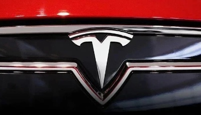 深夜风暴！特斯拉股价“闪崩”近三分之一！发生了什么？