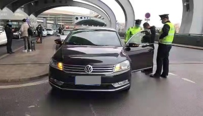 仨月查處790余部違法違規(guī)車！出租汽車市場(chǎng)秩序?qū)ｍ?xiàng)整治見(jiàn)實(shí)效