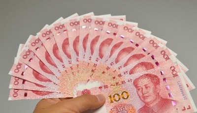 人民币中间价调升102点　站上近三年高位