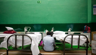 “过去24小时，平均每秒就有四人确诊！”印度医疗系统满负荷运转