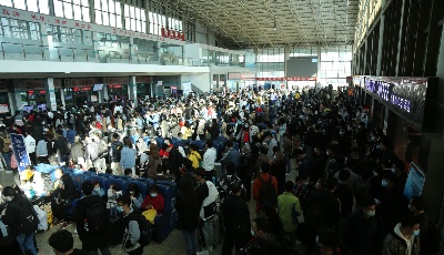 交运西海岸汽车东站 “五一”小长假客流大幅回暖
