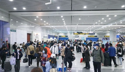 105.29萬人次！地鐵客流單日再創新高