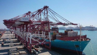 全球近20%的40万吨级矿石船一次性集中靠泊！山东港口青岛港干出最忙“春节档”