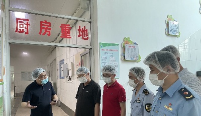 城阳区市场监管局开展“餐饮安全你我同查”活动