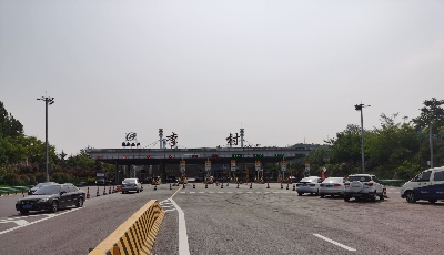 疏堵第一步！青銀高速李村收費(fèi)站匝道改造工程提前完工通車(chē)