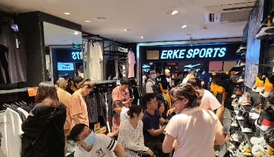 销售额暴涨52倍！800万人冲进直播间，门店也被挤爆！网友“野性消费”，鸿星尔克总裁回应→