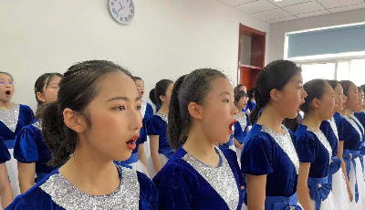 青岛大学市北附属中学学生合唱团喜获青岛市合唱展演一等奖