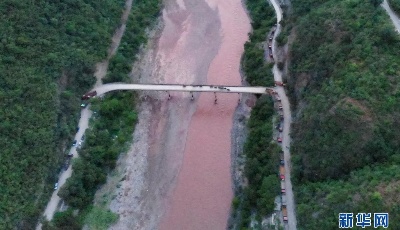 云南北移象群逛吃1300多公里 逾15万人次疏散