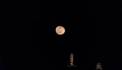 中秋可賞“大月亮”，青島這里直播滿月特寫 