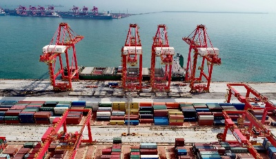 自动化集装箱码头又添“新兵”