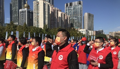 号令集结赴新程  青岛“志愿红与创城同心律动”