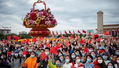 每一颗心，都向着五星红旗澎湃