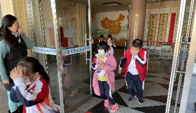 创平安校园 中韩小学举办防火灾应急演练
