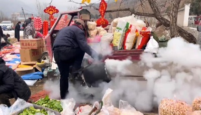 新春走基层丨“沉浸式”赶大集：天冷人气旺 大集年味浓