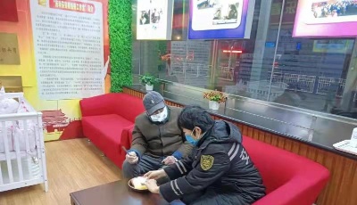 春運里的感人瞬間……