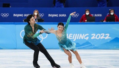 中国式浪漫！冰舞选手王诗玥/柳鑫宇身着青山绿水