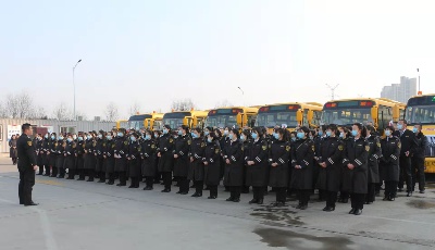 落实责任 强化安全！青岛温馨校车公司与校车驾驶员签订安全责任书