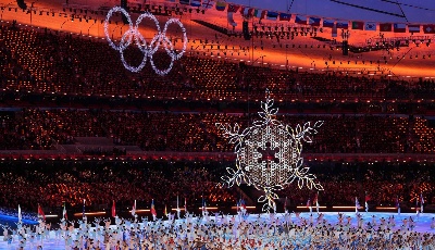 “雪花的故事”终章落幕  张艺谋及主创团队详解北京冬奥会闭幕式