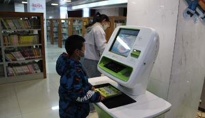 24小時自助圖書室成為讀者“午夜精神食堂”  膠州市圖書館多措并舉提升智慧服務  打造良好閱讀環(huán)境助力全民閱讀
