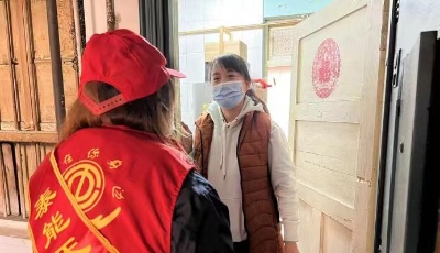 “泰能藍”伴“志愿紅”筑牢防疫第一線