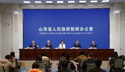 在发展数字经济方面，2022年山东将谋划实施七个专项行动，着力在七个领域实现重点突破