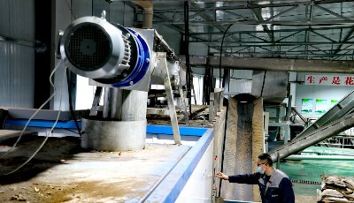 青岛首个果蔬垃圾处理中心运营一年  生态经济社会效益“三丰收”