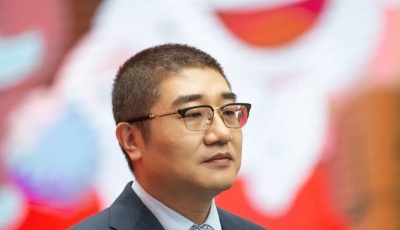 刘强东卸任京东集团CEO，徐雷接任