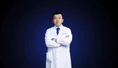 年輕小伙雙側(cè)股骨頭壞死，接受微創(chuàng)手術(shù)成功保髖