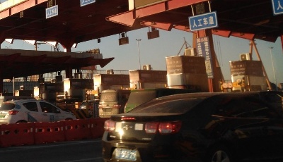 交通运输部：坚决取缔高速主线或服务区防疫检查点