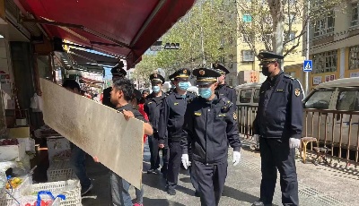 坚守岗位践初心 市北区打造整洁优美节日环境