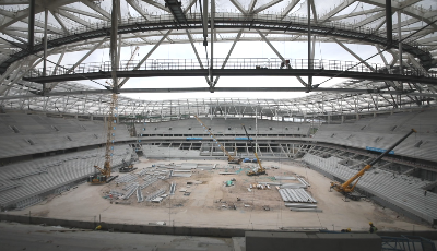 第一视角！大型机械隆隆作响，建筑铁军用双肩扛起责任