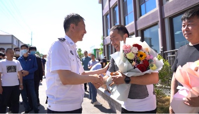 致敬最美逆行者  莱西邀请援莱人员回“莱”休闲游