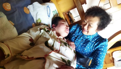 照顾重病儿媳  彰显婆媳深情——陈志宏孝老爱亲事迹材料