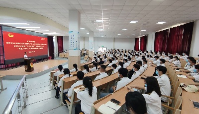 青島舉行“青年講師團(tuán)”市級(jí)示范宣講暨“青年大學(xué)習(xí)” 宣講交流進(jìn)校園活動(dòng)