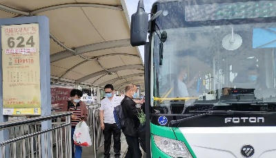 火车站地铁无缝衔接 岛城这条公交线路很“热门”