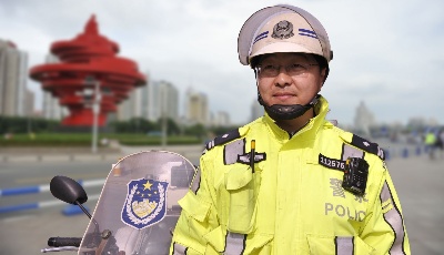 曲建涛：脱下军装换警服，我一样战风雨