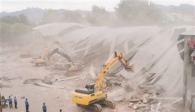 走进城市更新城市建设项目现场 | 强力攻坚，20多年违建“硬钉子”逐一销号